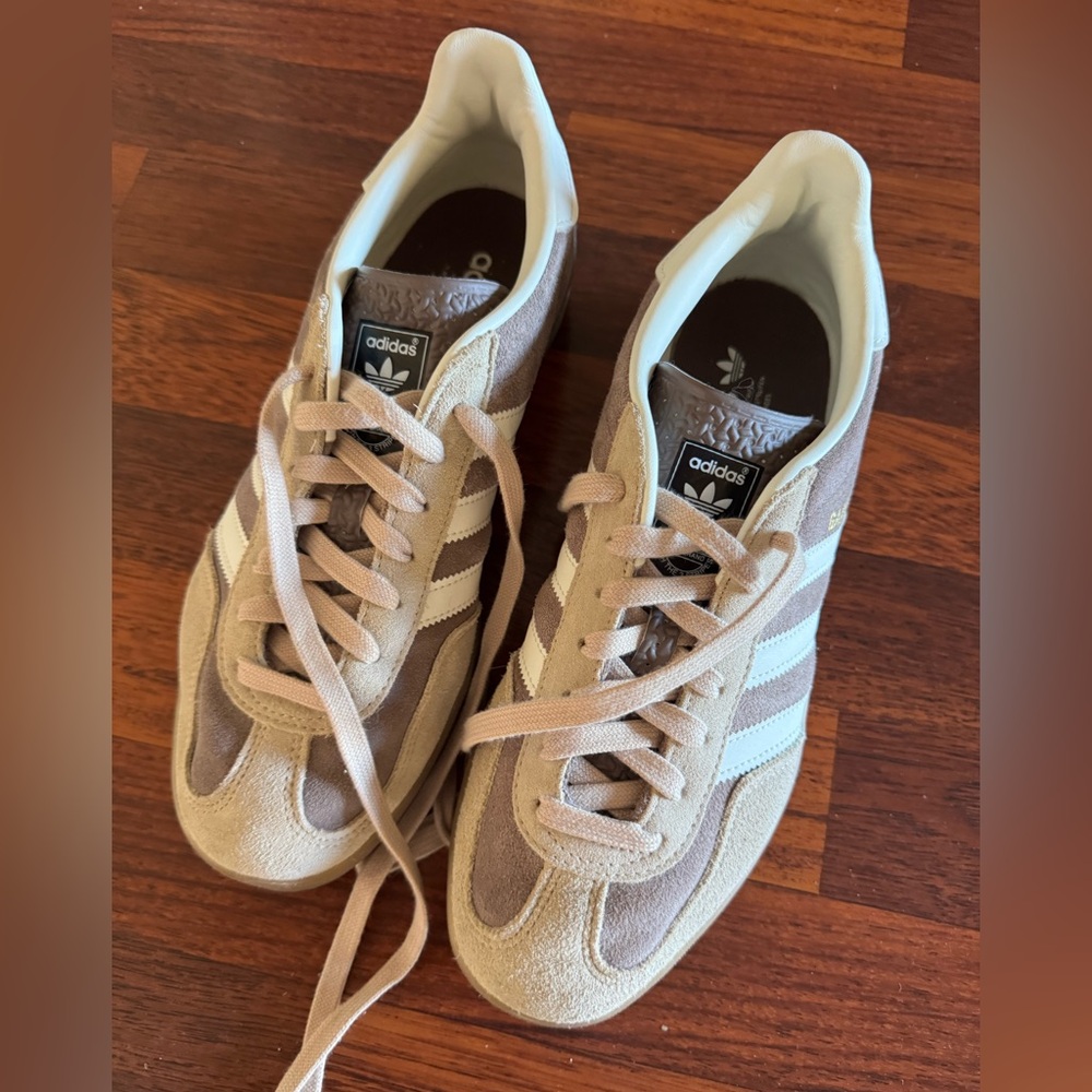 Adidas gazelle worn once